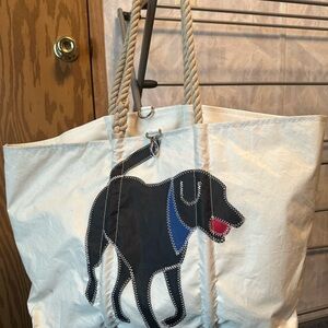 Gently used Maine Sea Bag large black lab tote bag with metal clasp.